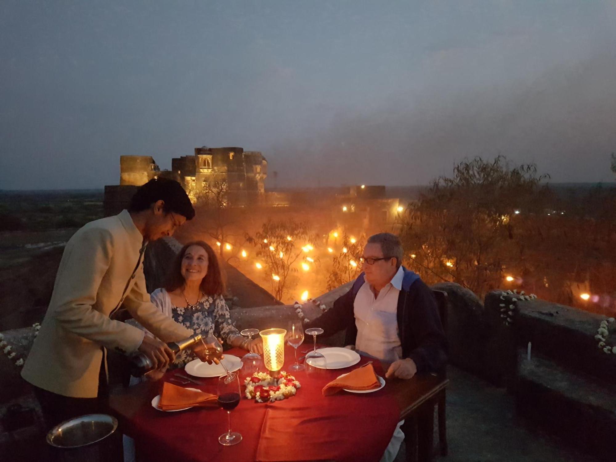 Shahpura Bagh Hotel Buitenkant foto